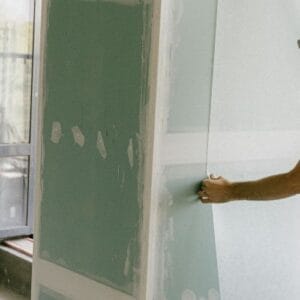 rénovation d'une maison par un artisans peintre plaquiste en Corrèze